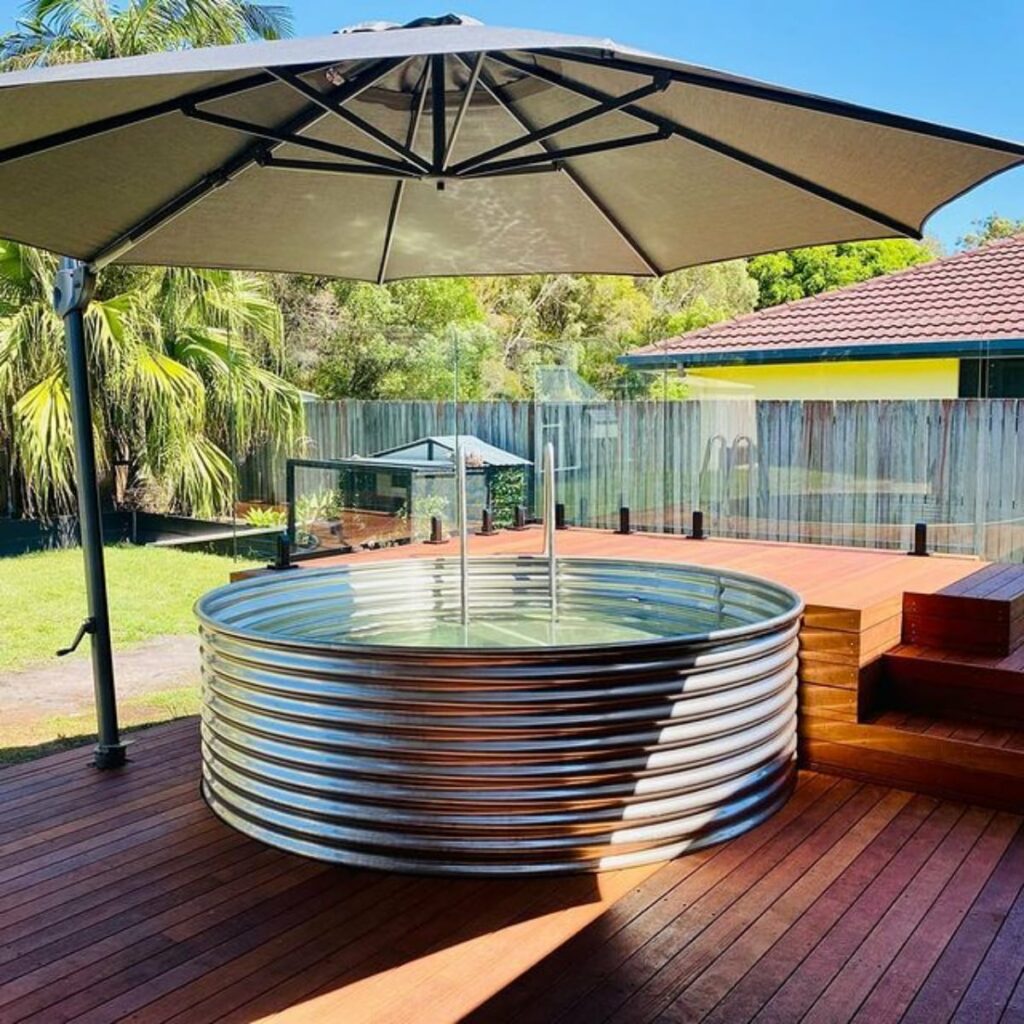 outback.com.au and a corrugated swimming pool